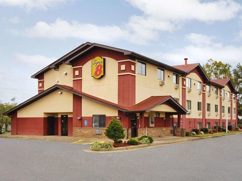 Super 8 By Wyndham Richmond Airport Va Hotel Сандстън Екстериор снимка